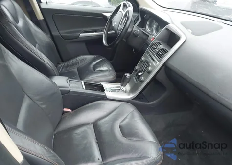 2011 Volvo Xc60 3.2/3.2 R-Design from USA, damaged, VIN YV4952DZ7B2200908